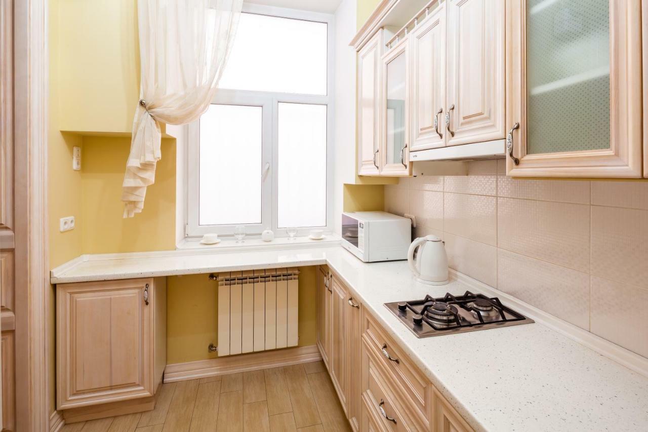 Romari Проспект Свободи 31 Lviv Exterior photo