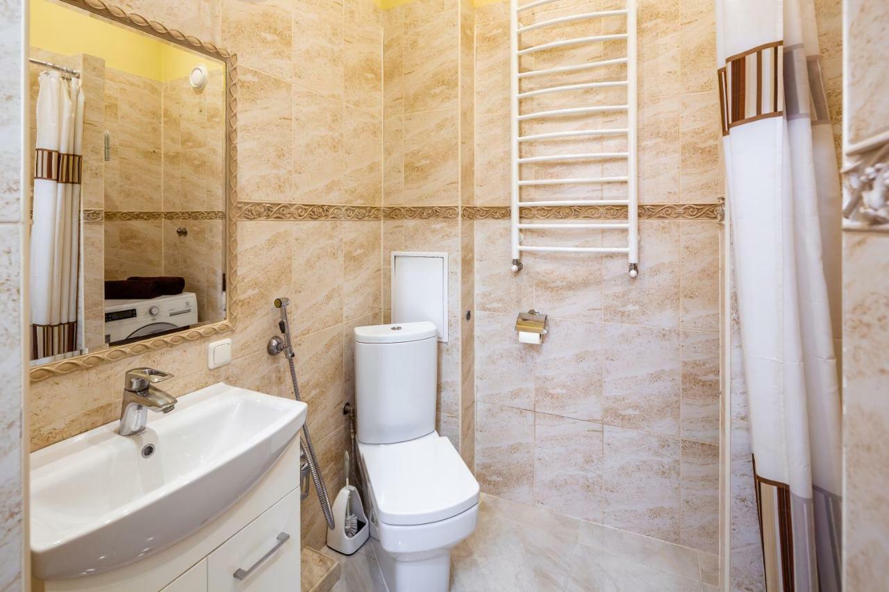 Romari Проспект Свободи 31 Lviv Exterior photo